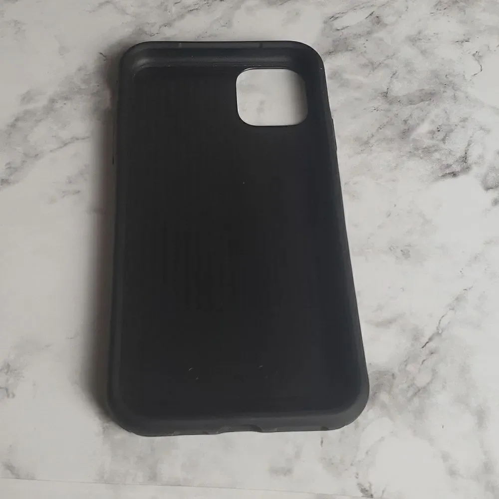 ‎iPhone 11 Otterbox Case Symmetry Series